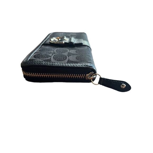 Coach Zip Around Wallet Signature Black On Black Silver Hardware Buckle - Picture 3 of 7